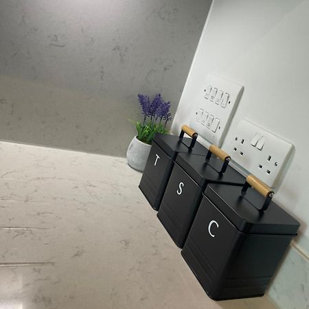 Modern 2 Bedroom City Centre Apartment W Balcony Manchester Dış mekan fotoğraf