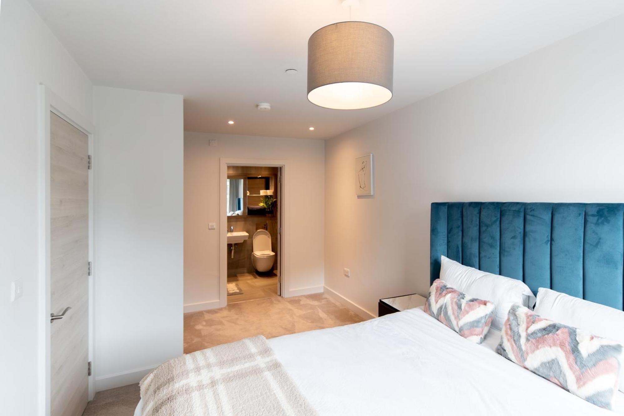 Modern 2 Bedroom City Centre Apartment W Balcony Manchester Dış mekan fotoğraf